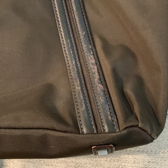 Tumi brown tote/briefcase bag, 2 outside 3 inside pockets, leather trim - Picture 9 of 9